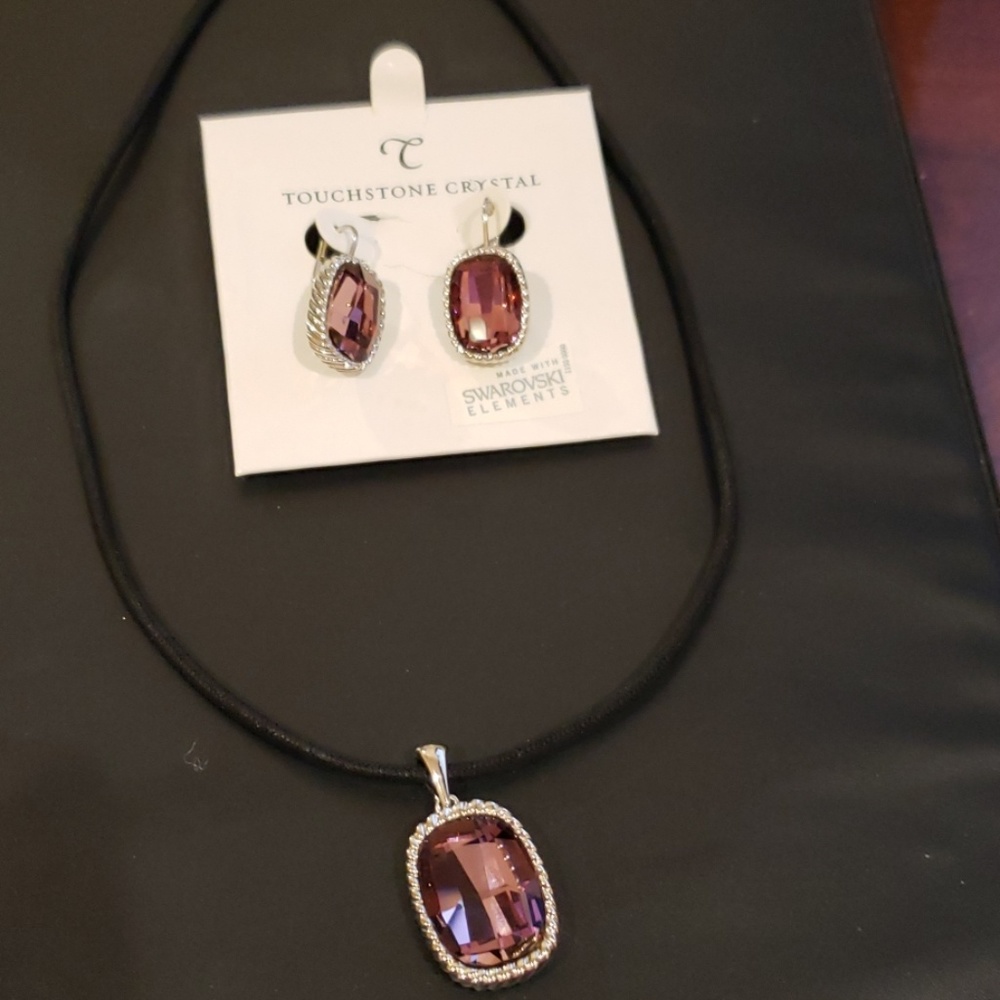 Necklace and earring set